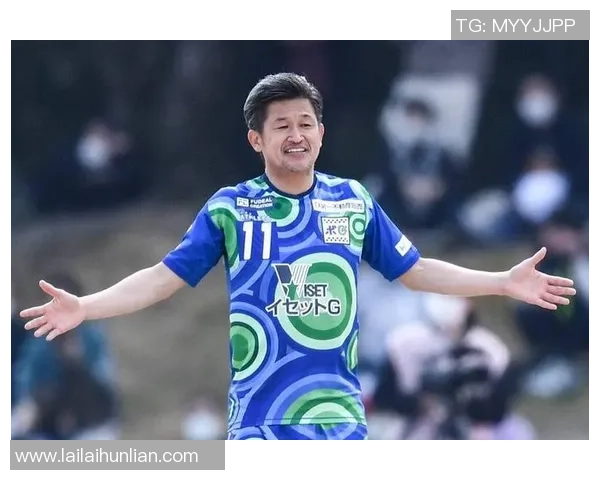 日本足球男星踢球风采展示与职业生涯回顾 日本足球男星踢球风采展示与职业生涯回顾