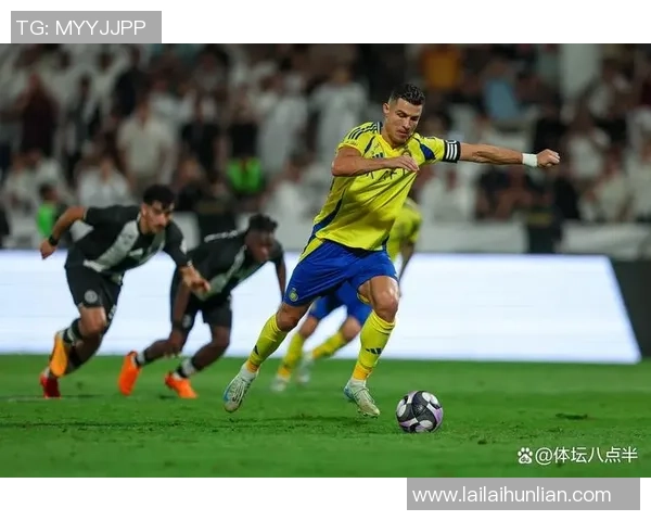 足球巨星争锋：聚焦世界足坛顶级球员的传奇与风采