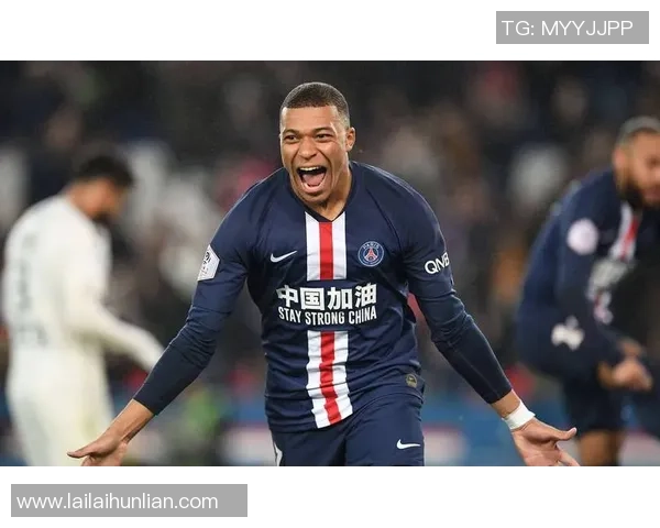 法国女足球明星姆巴佩在赛场上的精彩瞬间展现她无可匹敌的运动天赋与领导力