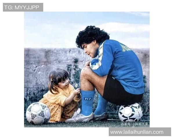 《世界足球传奇球星全景手册精彩呈现各大名将风采与荣誉》